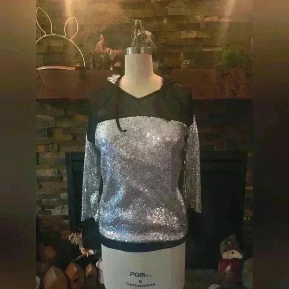 Sequin pullover hoodie - Picture 4 of 4